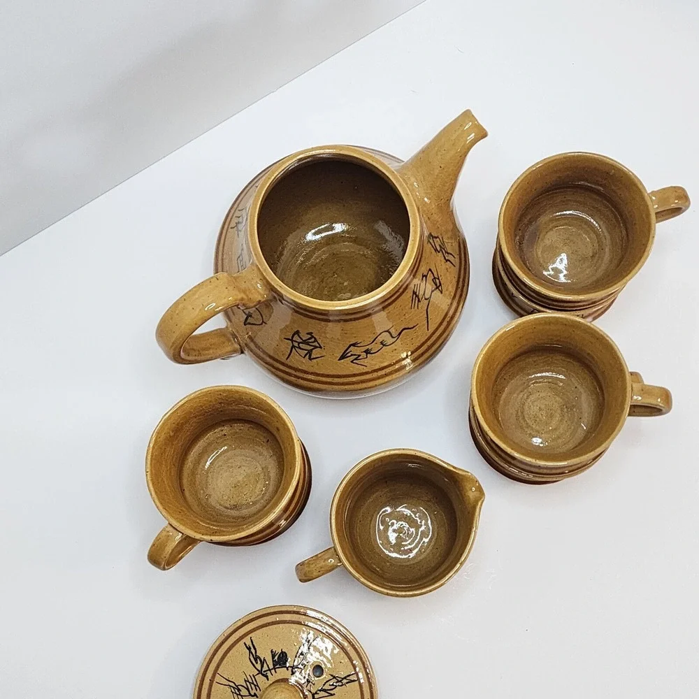 Vintage Ceramic Teapot & 5 Mugs Set Tribal Folk‎ Art People Design